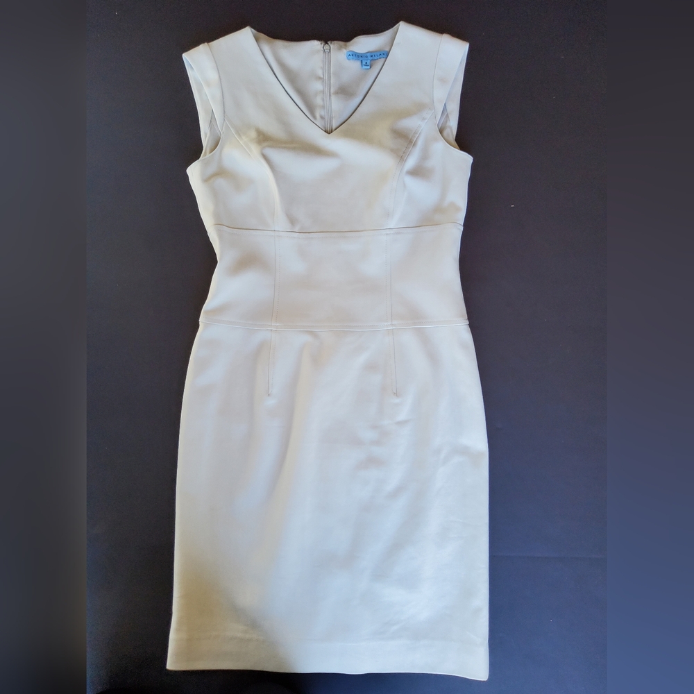 Antonio Melani greyish-white business wiggle dress